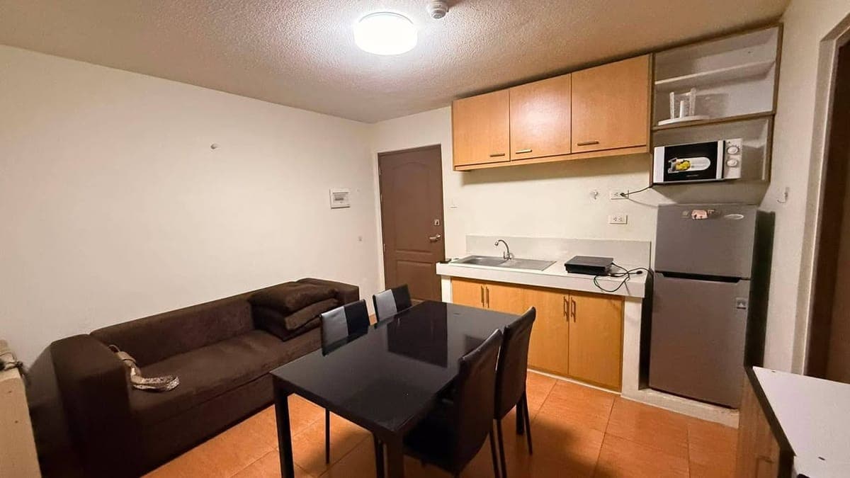 🏡 2-BEDROOM FULLY FURNISHED CONDO FOR RENT - photo 1