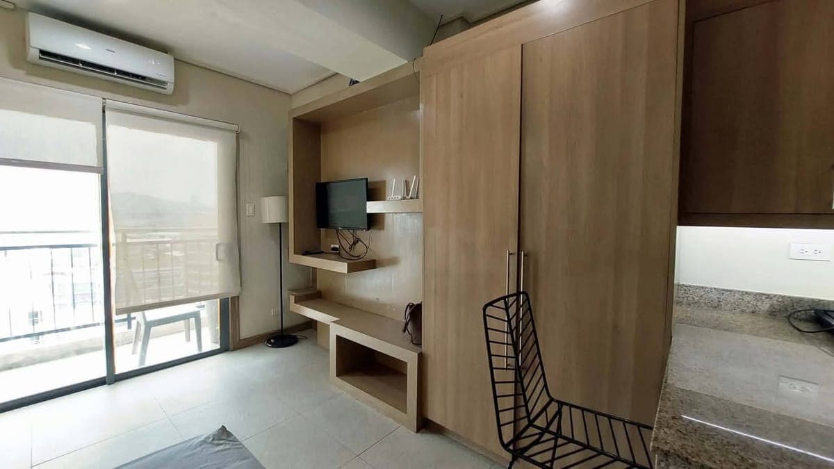 FOR RENT – Fully Furnished Studio Unit With Balcony - photo 5