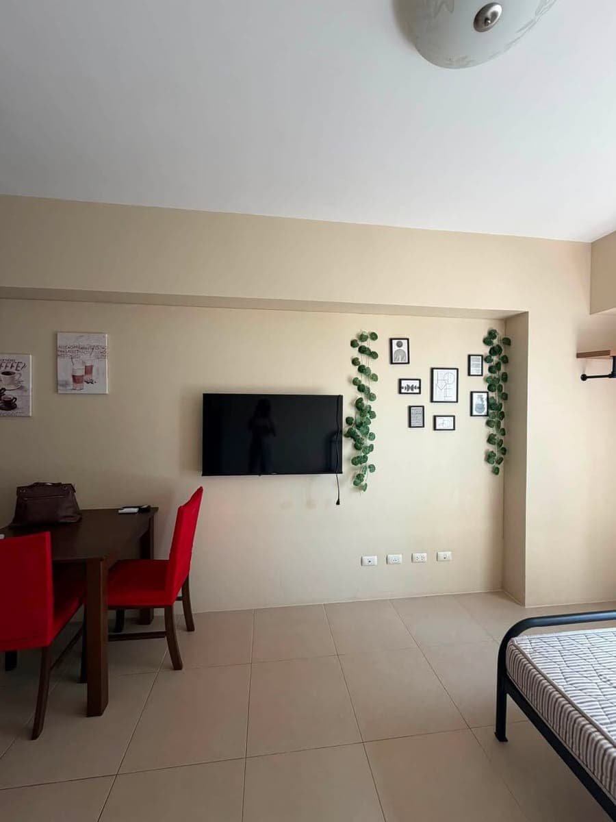 FOR RENT: Furnished Studio Unit at Avida Riala Tower 2- open for sublease - photo 2