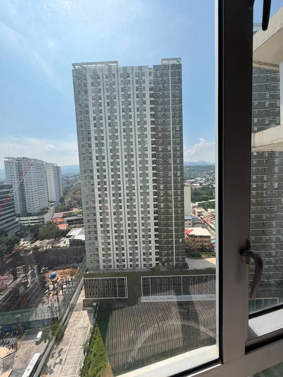 FOR RENT: Furnished Studio Unit at Avida Riala Tower 2- open for sublease - photo 5