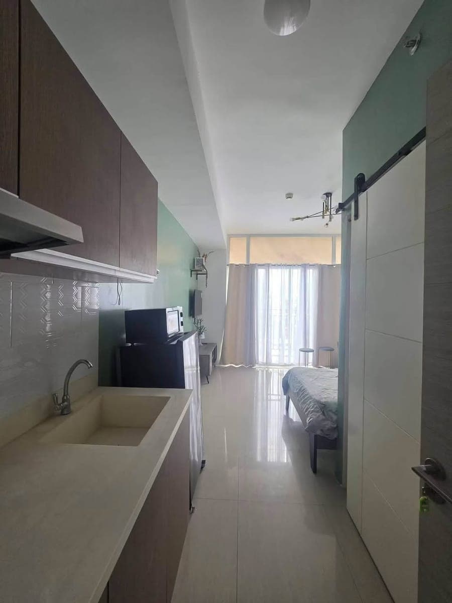 👉Westjones Reaidences Studio Unit For Rent with balcony 3 minutes walk to SWU - photo 2