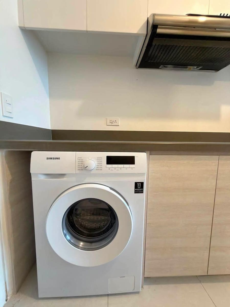 Mandani Bay Condo Unit - Studio Type - photo 4