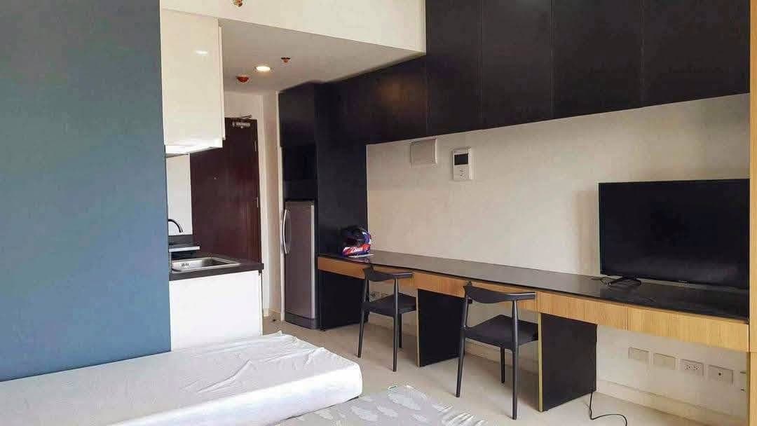 STUDIO Unit in NorthStar Condominium, North Reclamation, Mandaue City (W/ BALCONY) - photo 2
