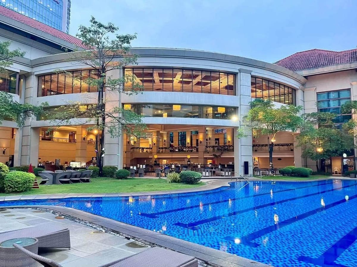 🏡 FOR RENT | LUXURIOUS 2-BEDROOM CONDO + MAID’S ROOM ✨ - photo 1