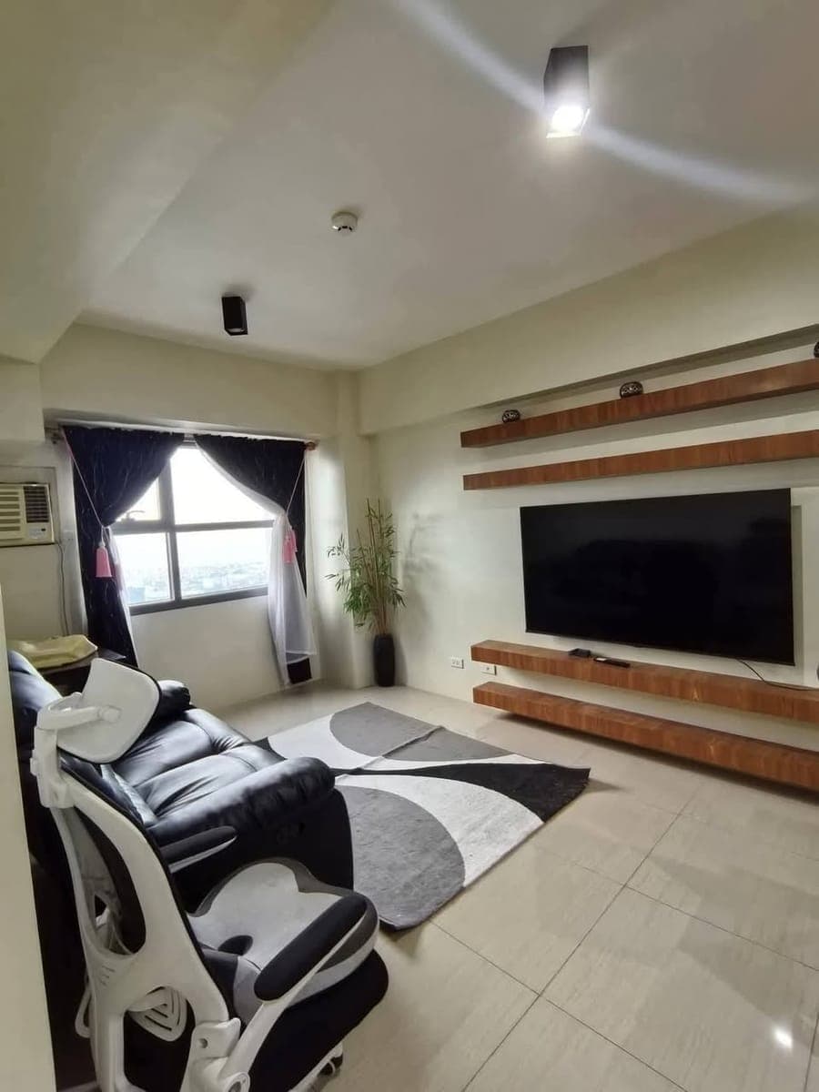 2BR with PARKING FOR RENT in Horizons 101 Mango Avenue near Velez and Chong Hua Fuente - photo 1
