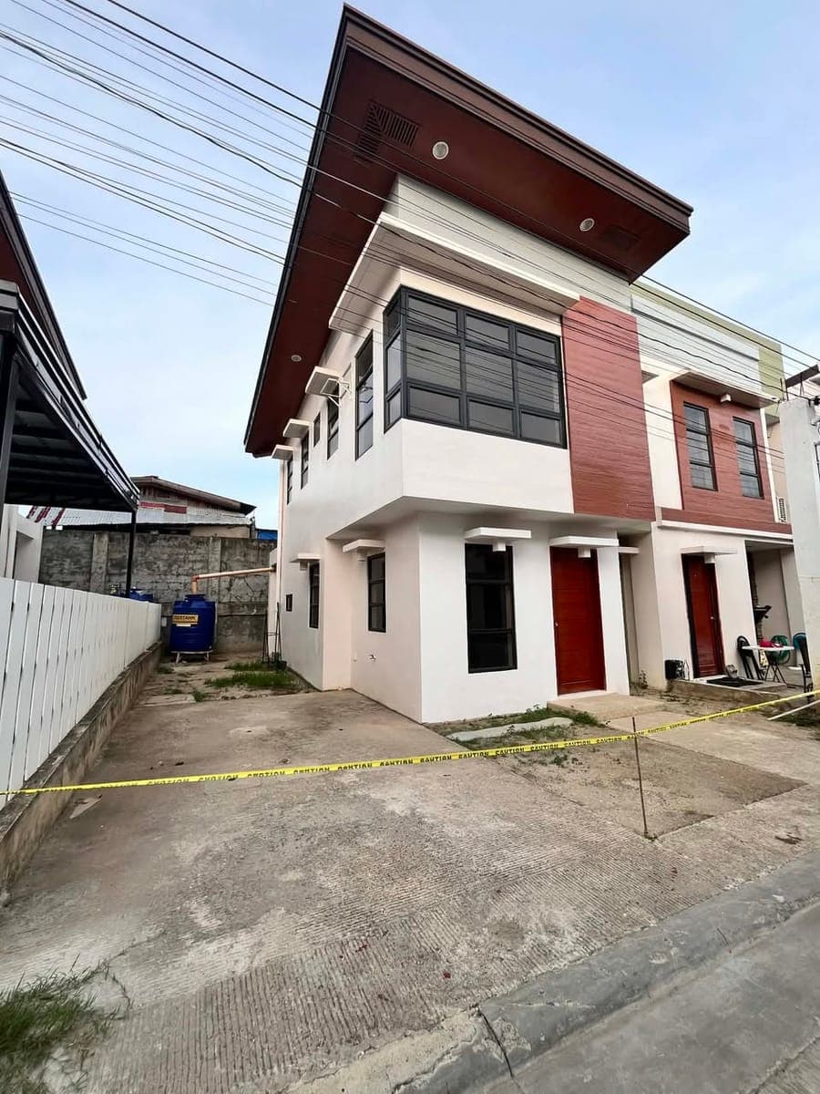 🏡 FOR RENT | Spacious 4-Bedroom Two-Storey House in Casuntingan, Mandaue City ✨ with 1 to 2 Car Park - photo 1