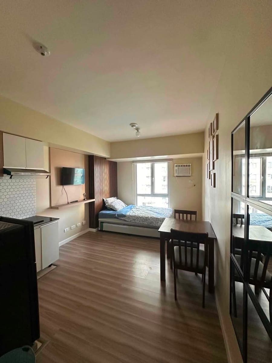 FOR RENT: Studio Unit at Avida Riala Tower 4- 20k/month including dues - photo 1