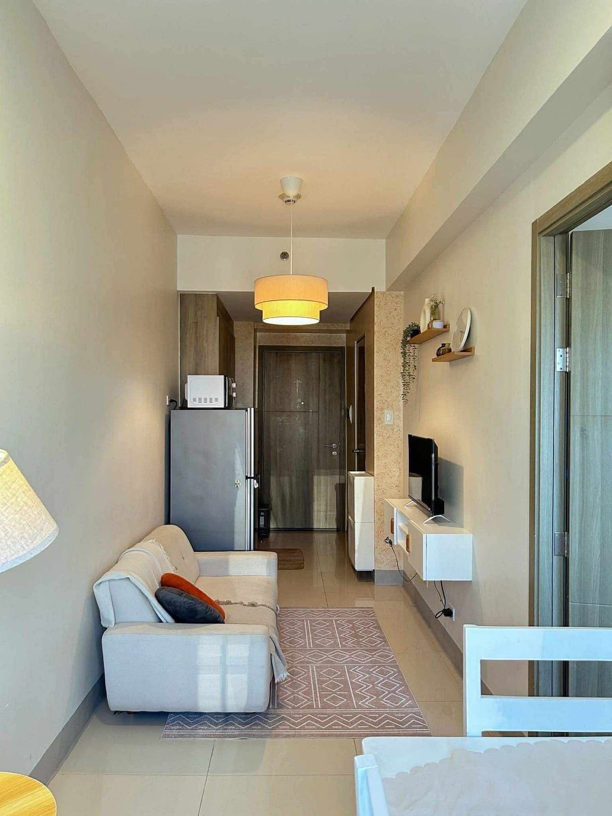 𝑭𝑶𝑹 𝑹𝑬𝑵𝑻: FULLY FURNISHED 1BR with Balcony | SMDC Fame Tower 1 - photo 4
