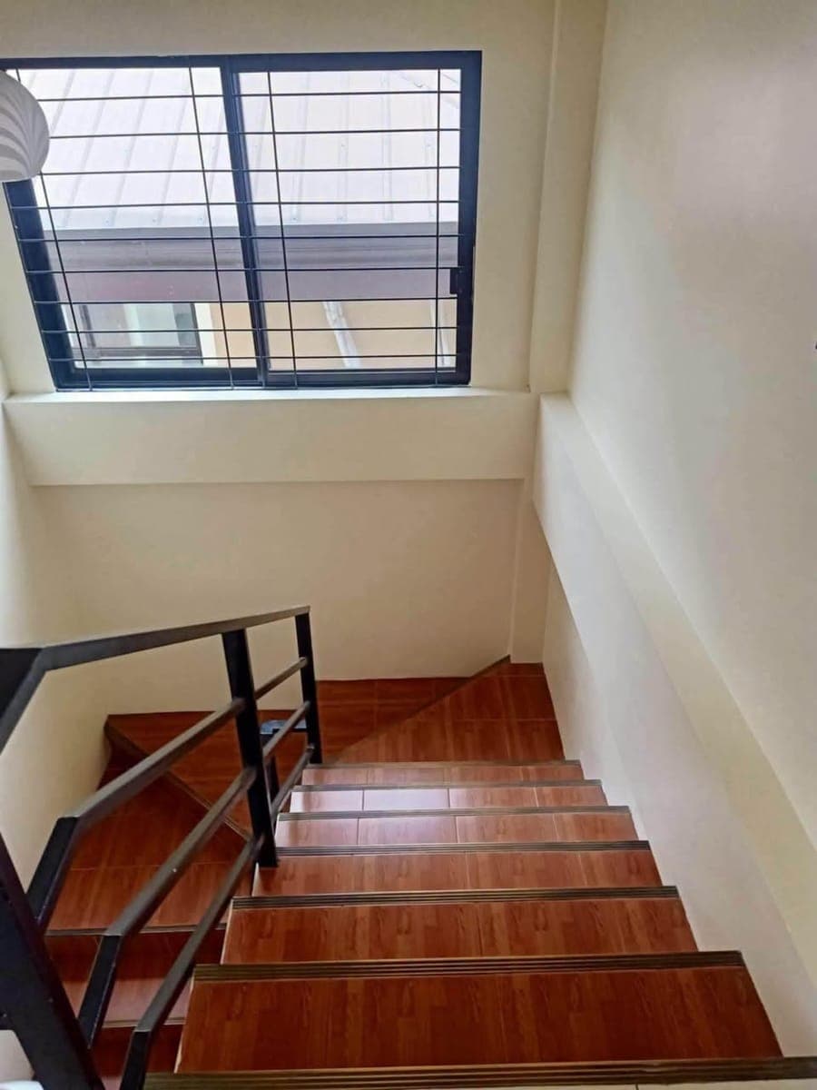 For rent Semi-furnished HOUSE and Lot - photo 2