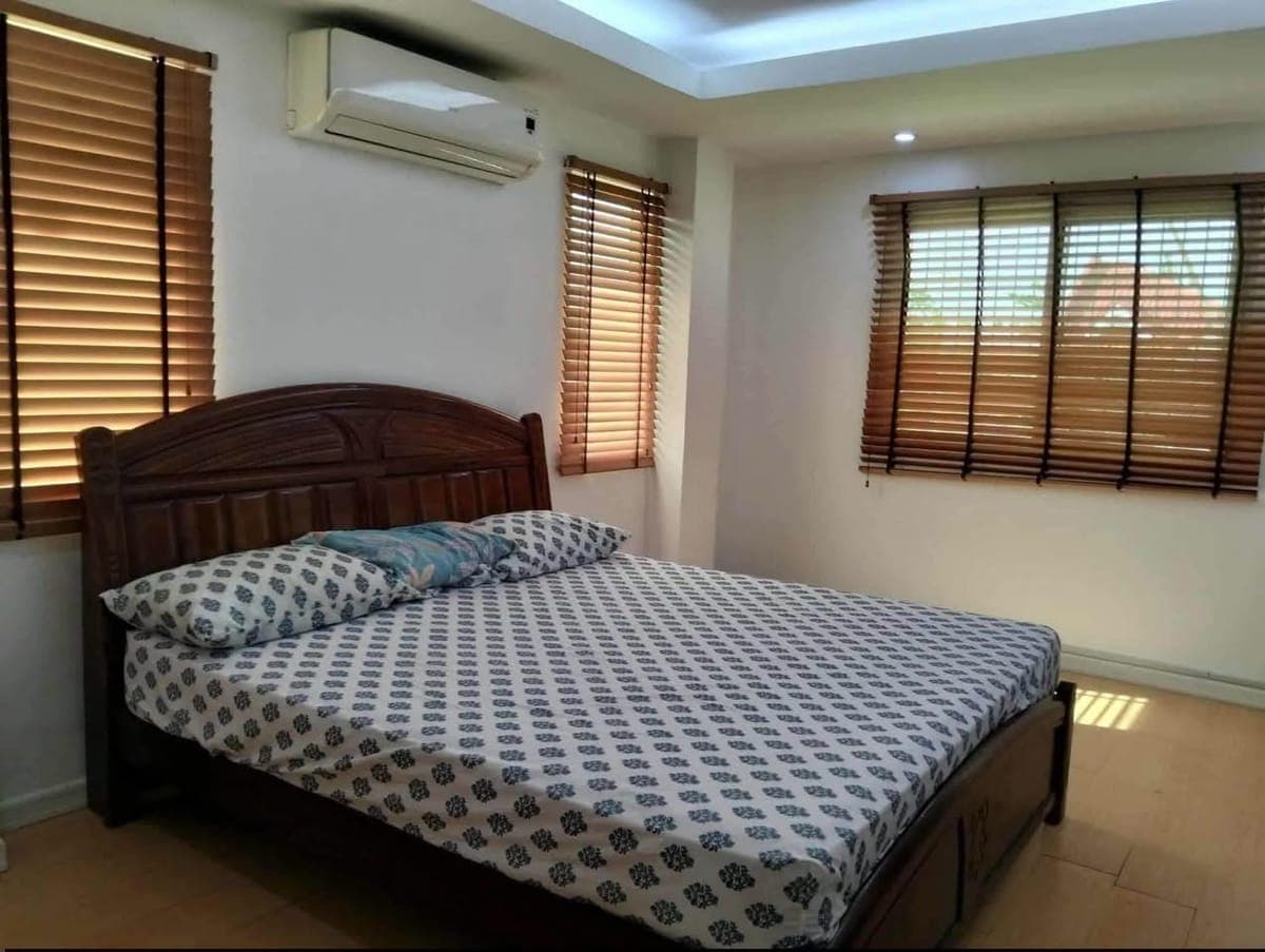🏡 FOR RENT – Newly Renovated Big House - photo 5