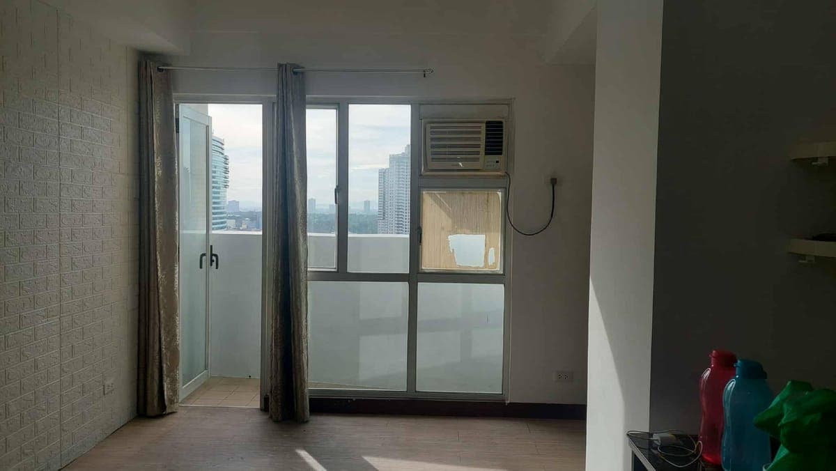 FOR RENT: Studio Unit at Vivaldi Residences - photo 1