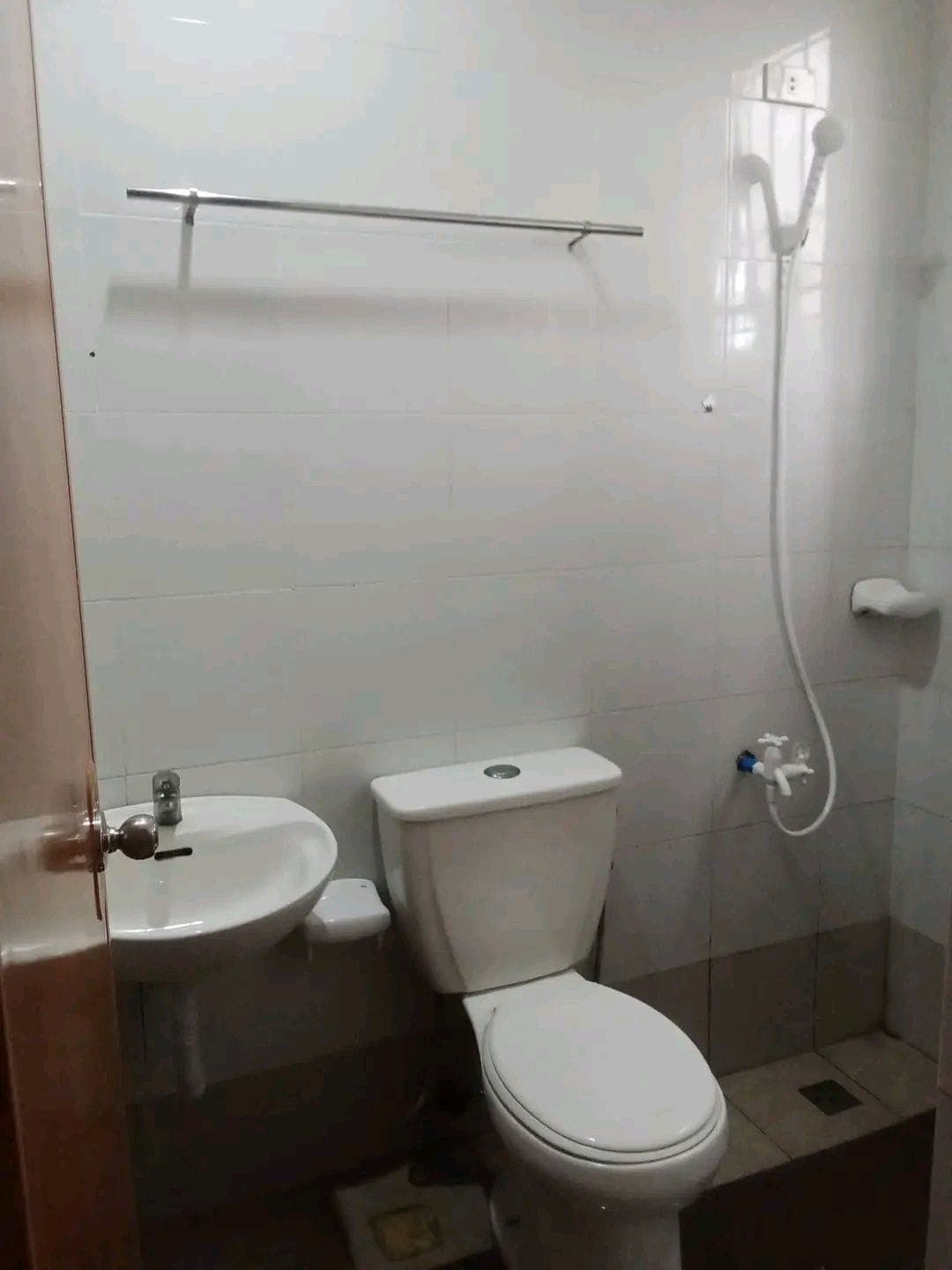 APARTMENT FOR RENT IN MAIN MAIN AVE CUBAO QUEZON CITY. - photo 5