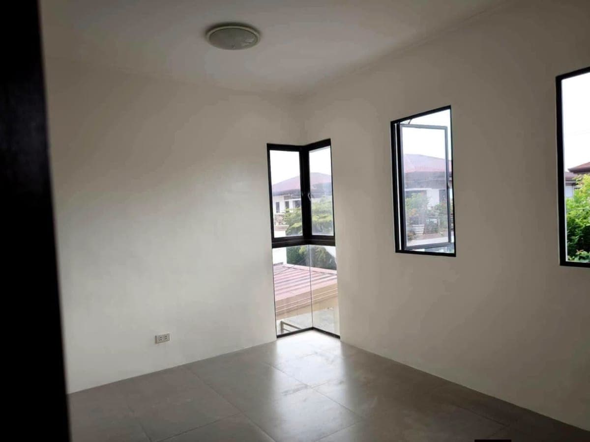 👍FOR RENT GATED HOUSE INSIDE MIDORI PLAINS SUBD IN MINGLANILLA 🎉🎉🎉 - photo 4