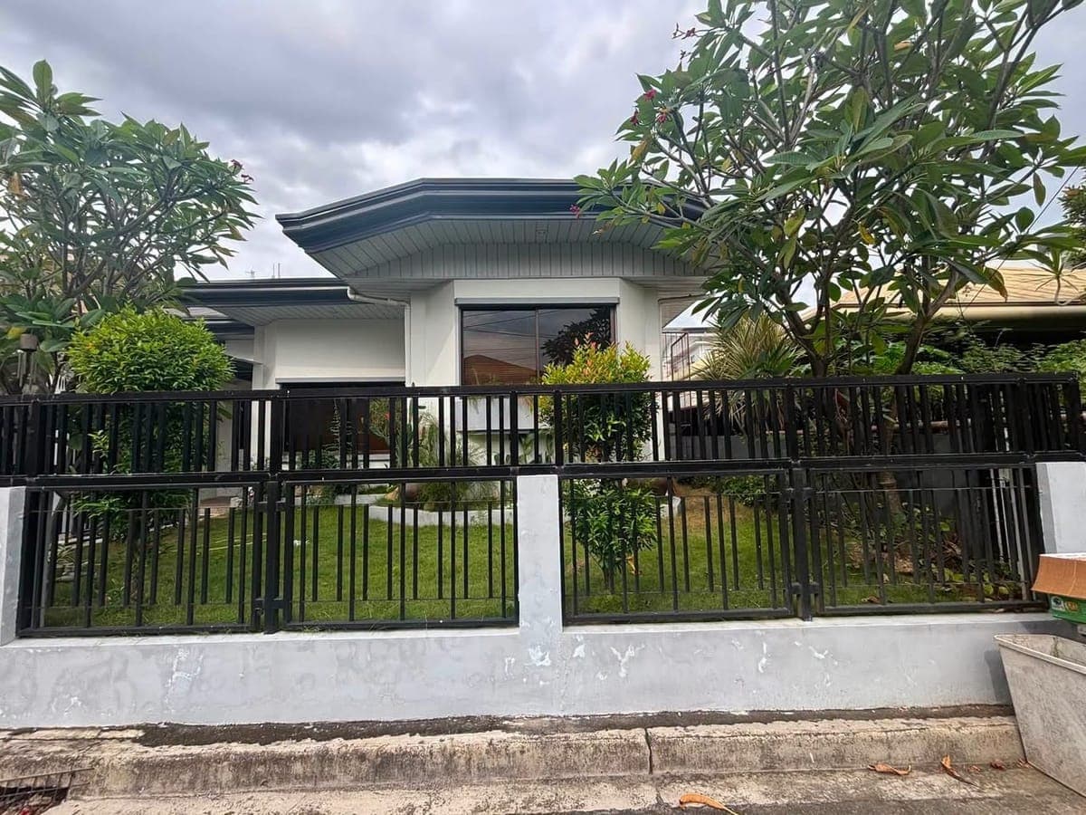 HOUSE FOR RENT | EXCLUSIVE SUBDIVISION IN MANDAUE CITY - photo 1