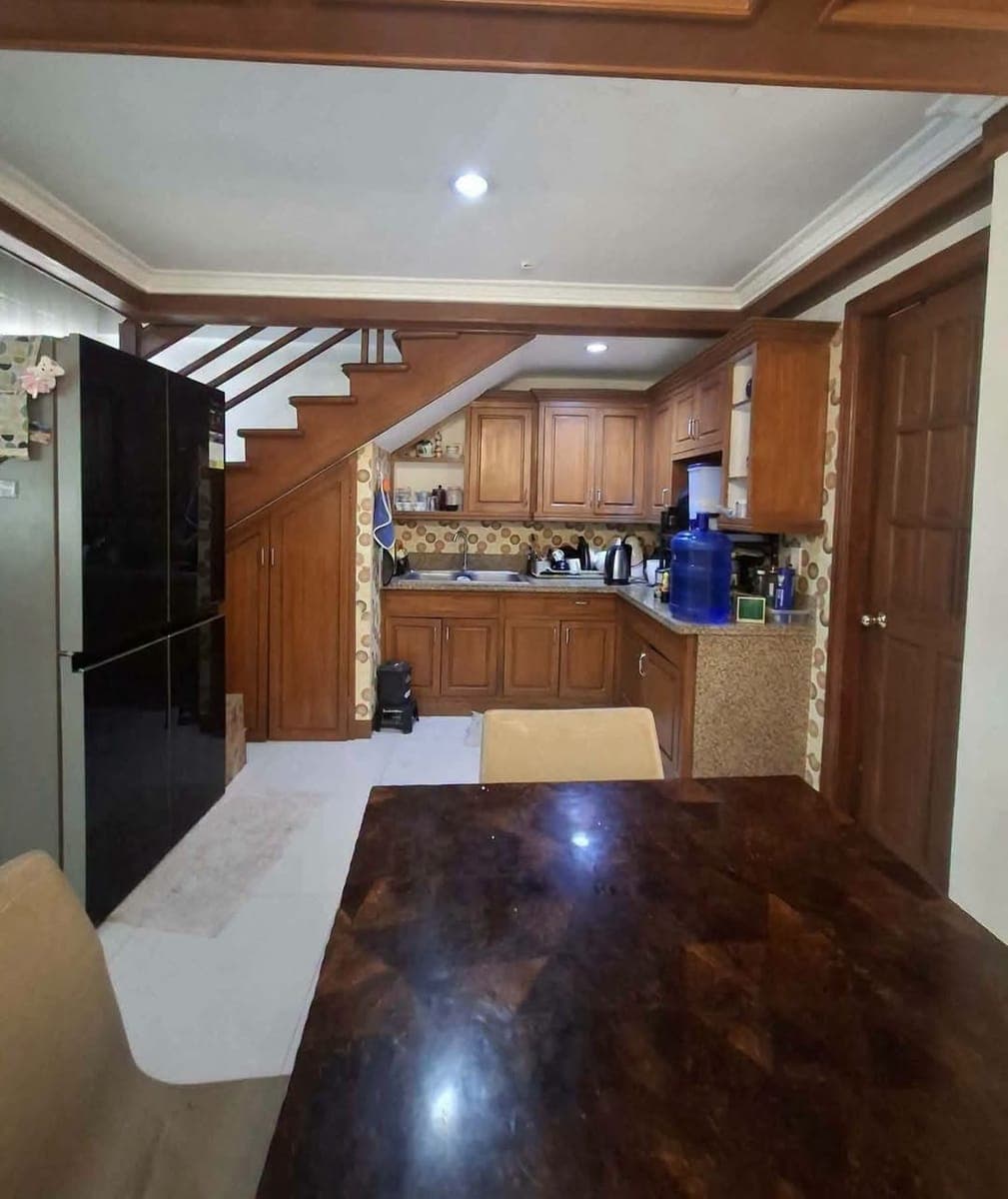 FOR RENT : FULLY FURNISHED 3 STOREY TOWNHOUSE - photo 3