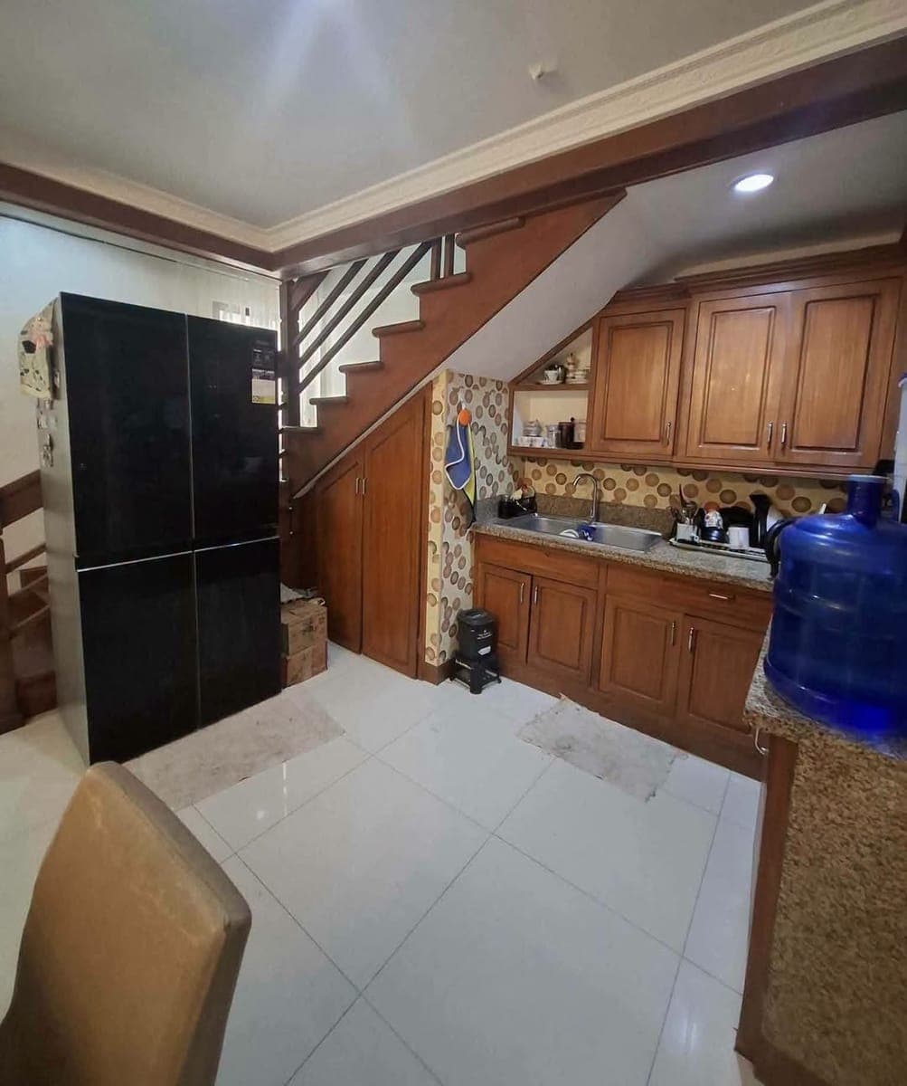 FOR RENT : FULLY FURNISHED 3 STOREY TOWNHOUSE - photo 5