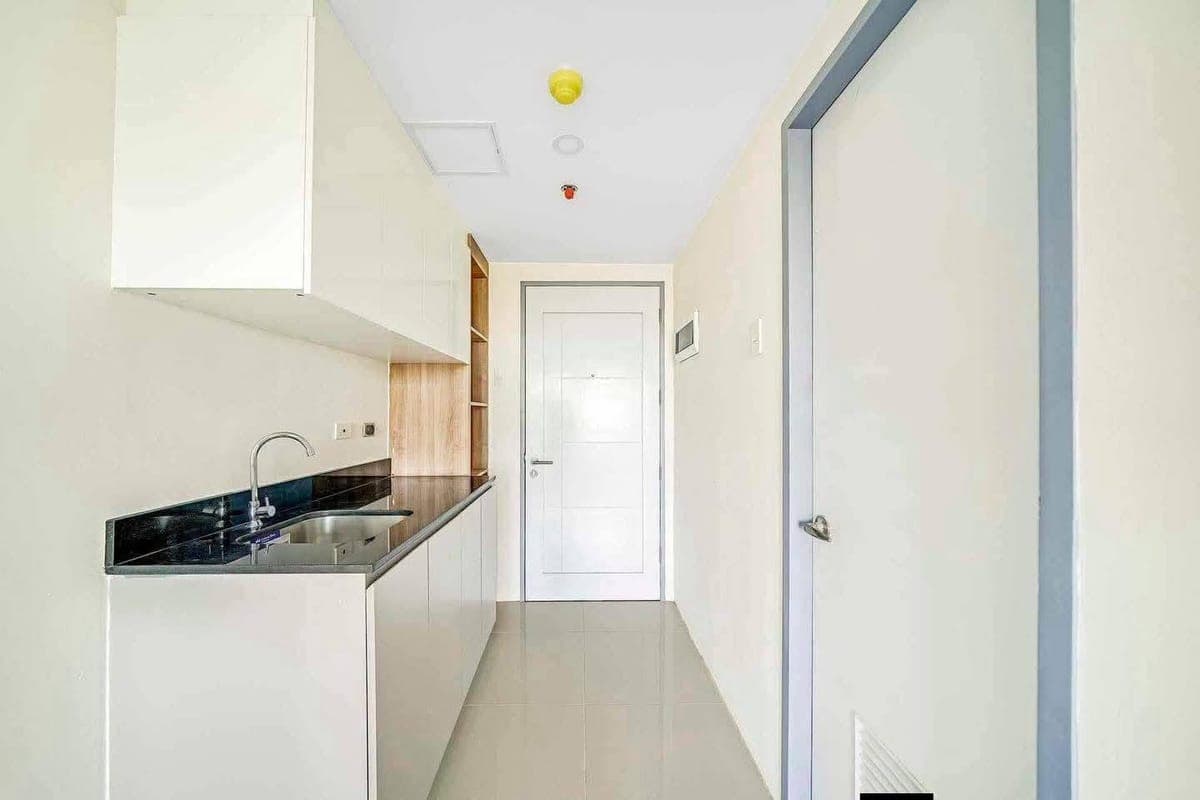 Bare Unit/Finished Studio Unit at J Tower Residences – Mandaue City for ₱15,000 only | 10th Floor Mountain View - photo 3