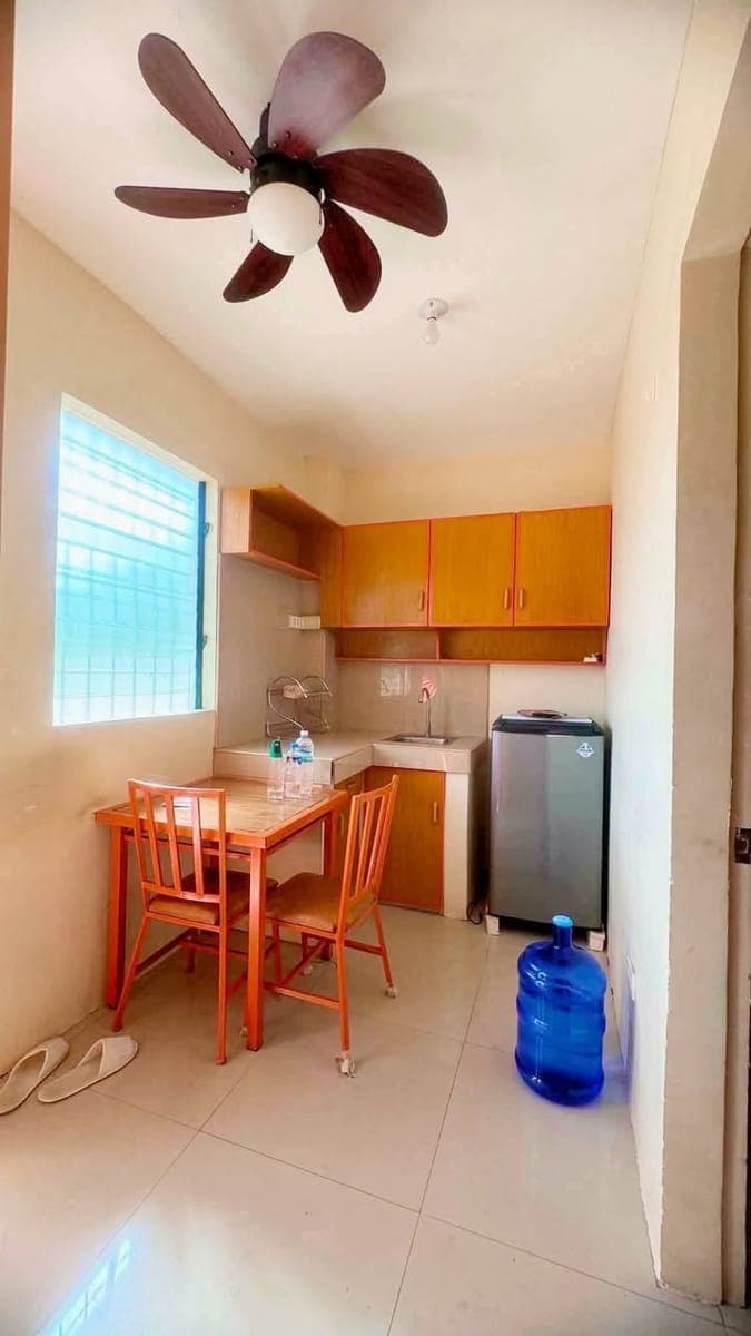 17K 1 Bedroom Apartment For Rent in Banawa Near MHAM & 1 Ride Going to Capitol/Fuente/Colon & IT PARK - photo 1