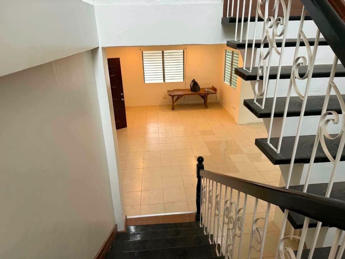 Single Detached 2 storey house inside a subd in Brgy Guadalupe Cebu city ❗️ - photo 2