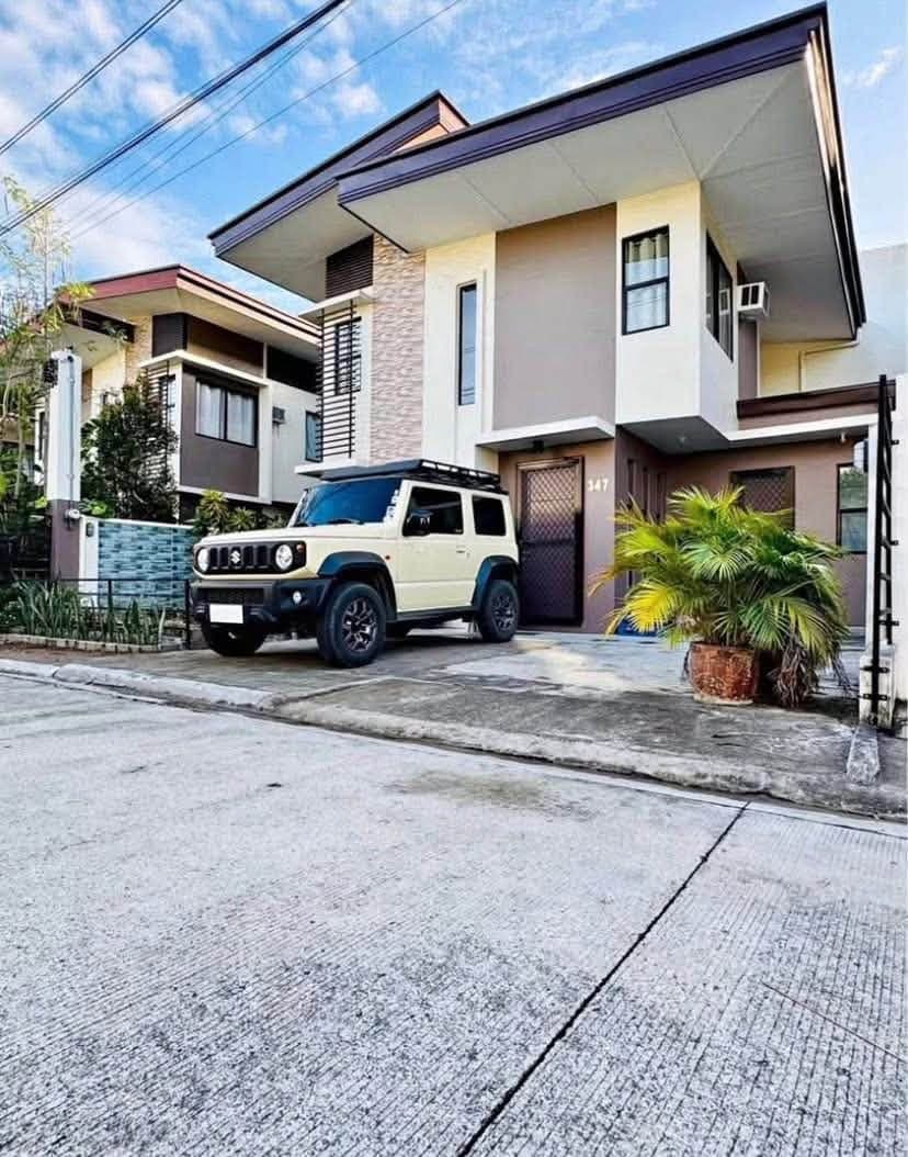 🏡 2-Storey Fully Furnished Single Detached (Extended) Townhouse - photo 1