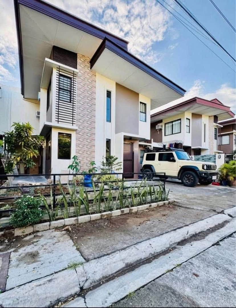 🏡 2-Storey Fully Furnished Single Detached (Extended) Townhouse - photo 2
