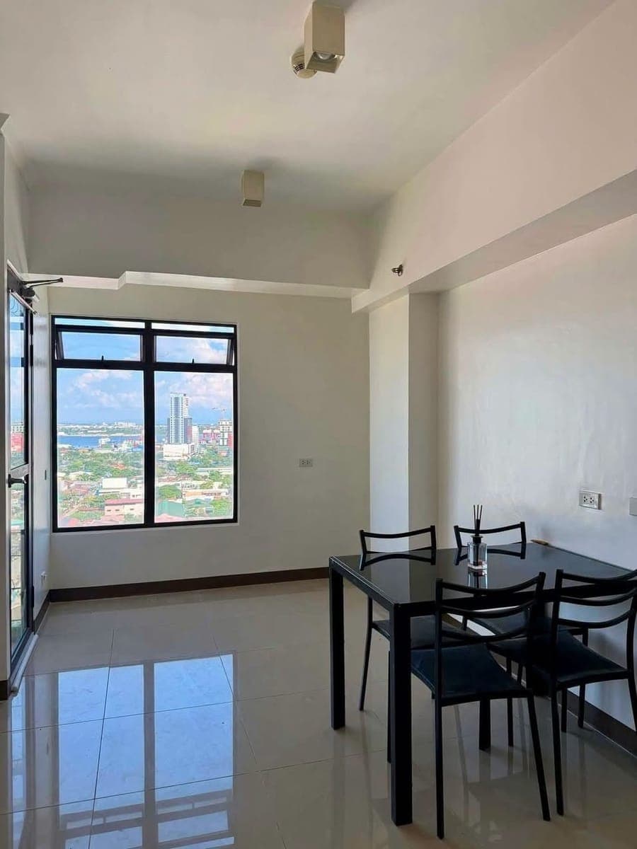 FOR RENT:  BARE STUDIO UNIT at ₱12,000/mo. - photo 1