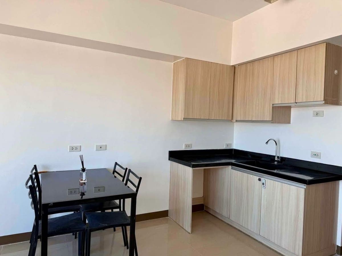 FOR RENT:  BARE STUDIO UNIT at ₱12,000/mo. - photo 3