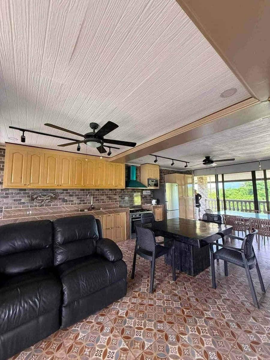 🌅 3-STOREY BEACHVIEW HOUSE FOR RENT - photo 2