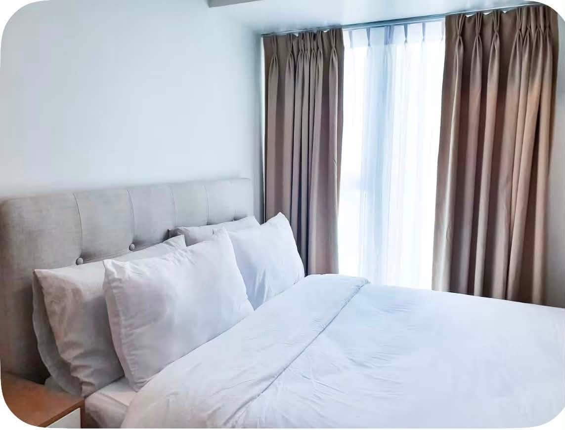 FOR RENT: Studio Unit at Solinea Tower 3 Cebu Business Park - photo 1