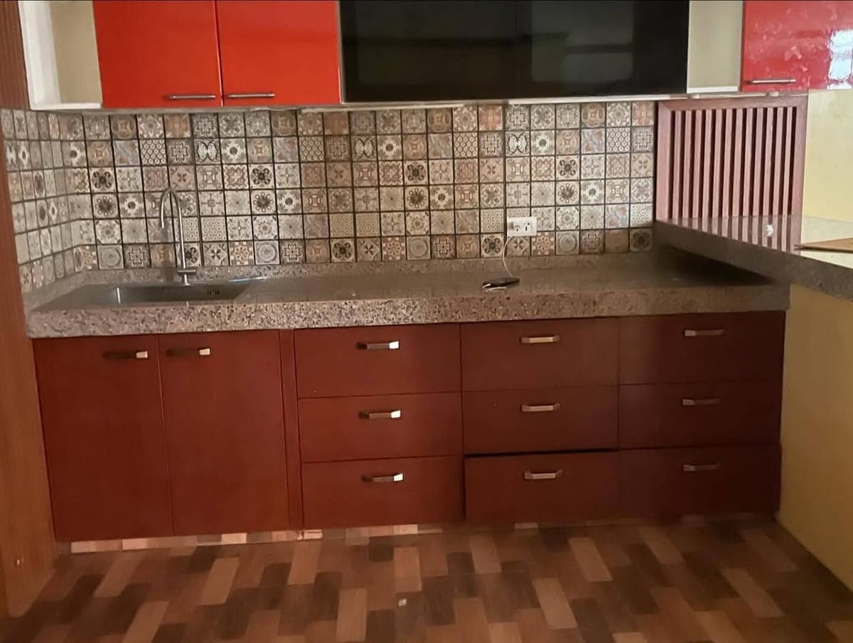 UP FOR RENT - photo 2