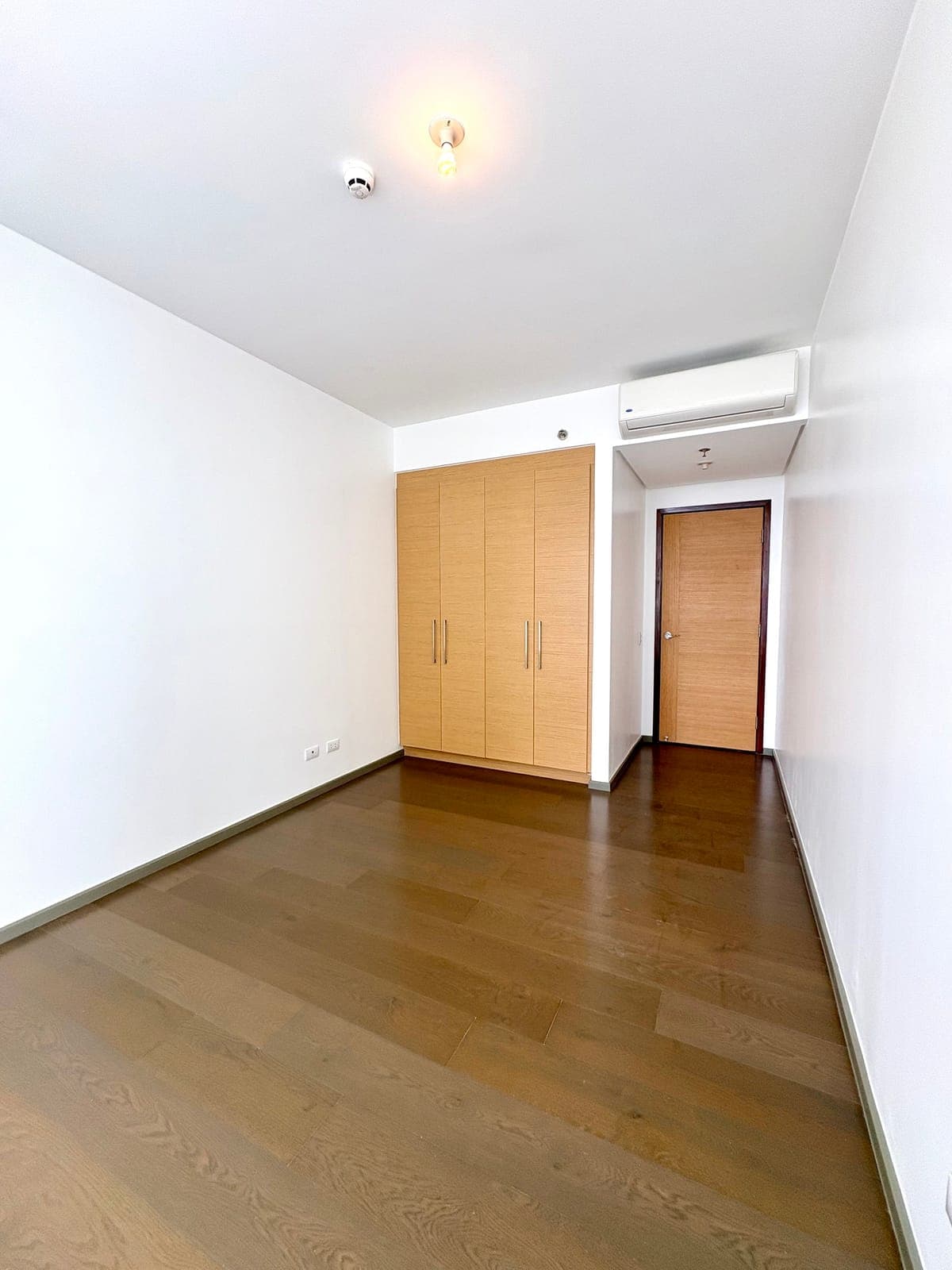 🏙 For Lease: 3BR Unit at The Imperium at Capitol Commons - photo 3