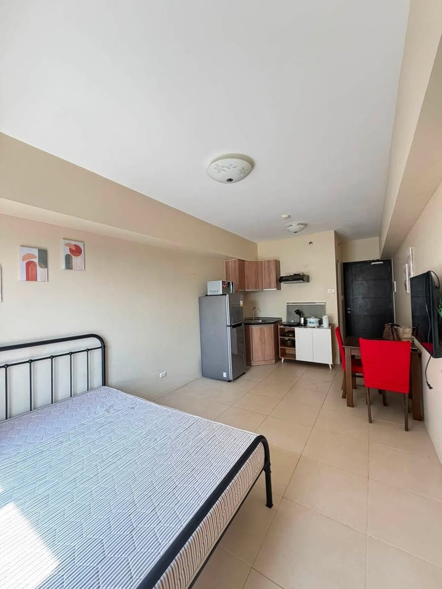 FOR RENT: Studio Unit at Avida Riala Tower 2- Open for sublease - photo 1