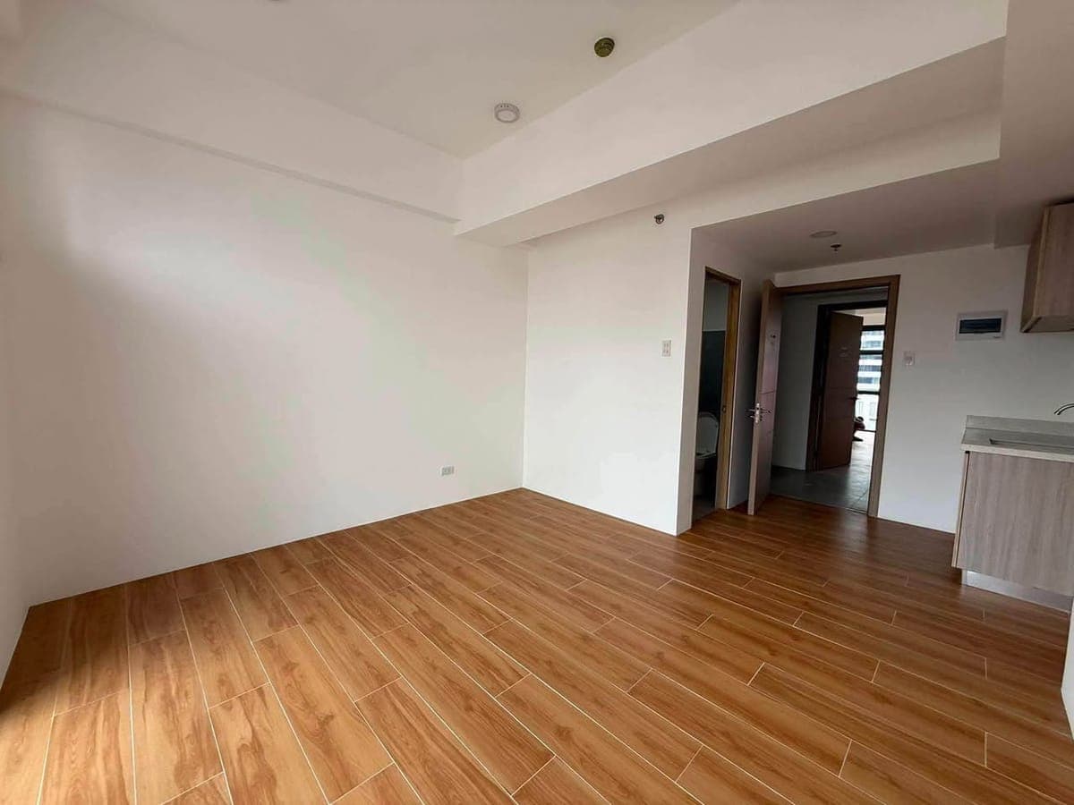 🏡 FOR RENT | Bare Studio Unit - photo 1