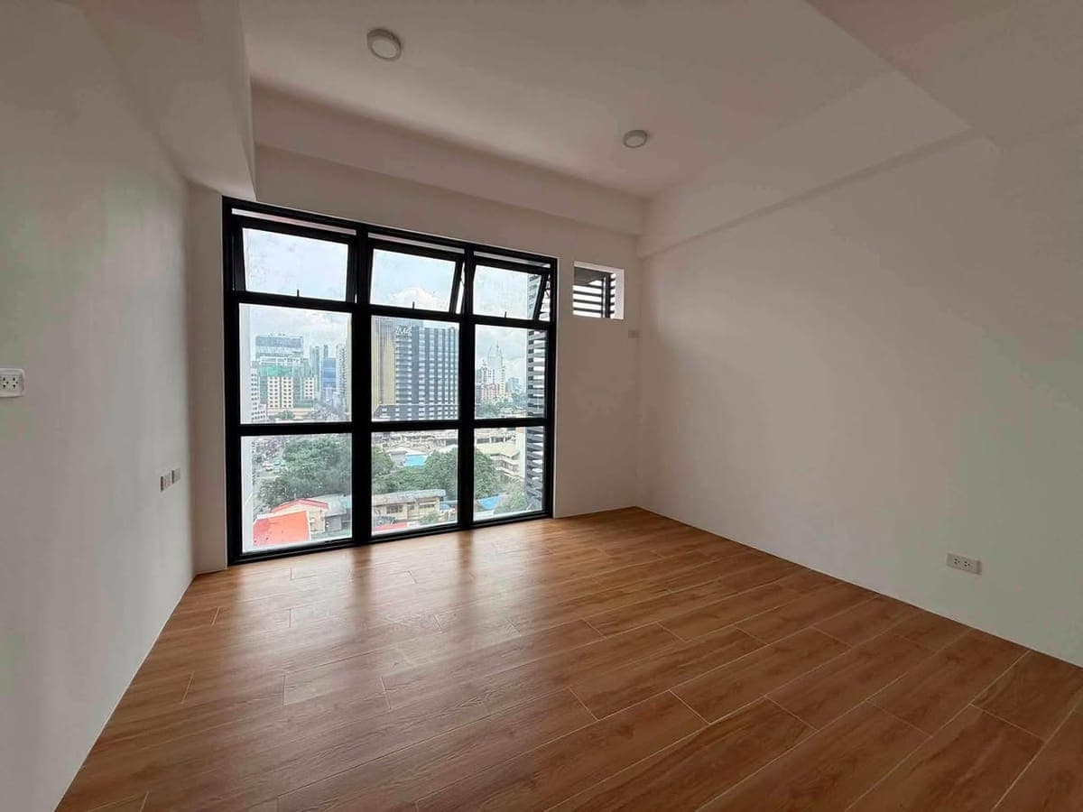 🏡 FOR RENT | Bare Studio Unit - photo 2