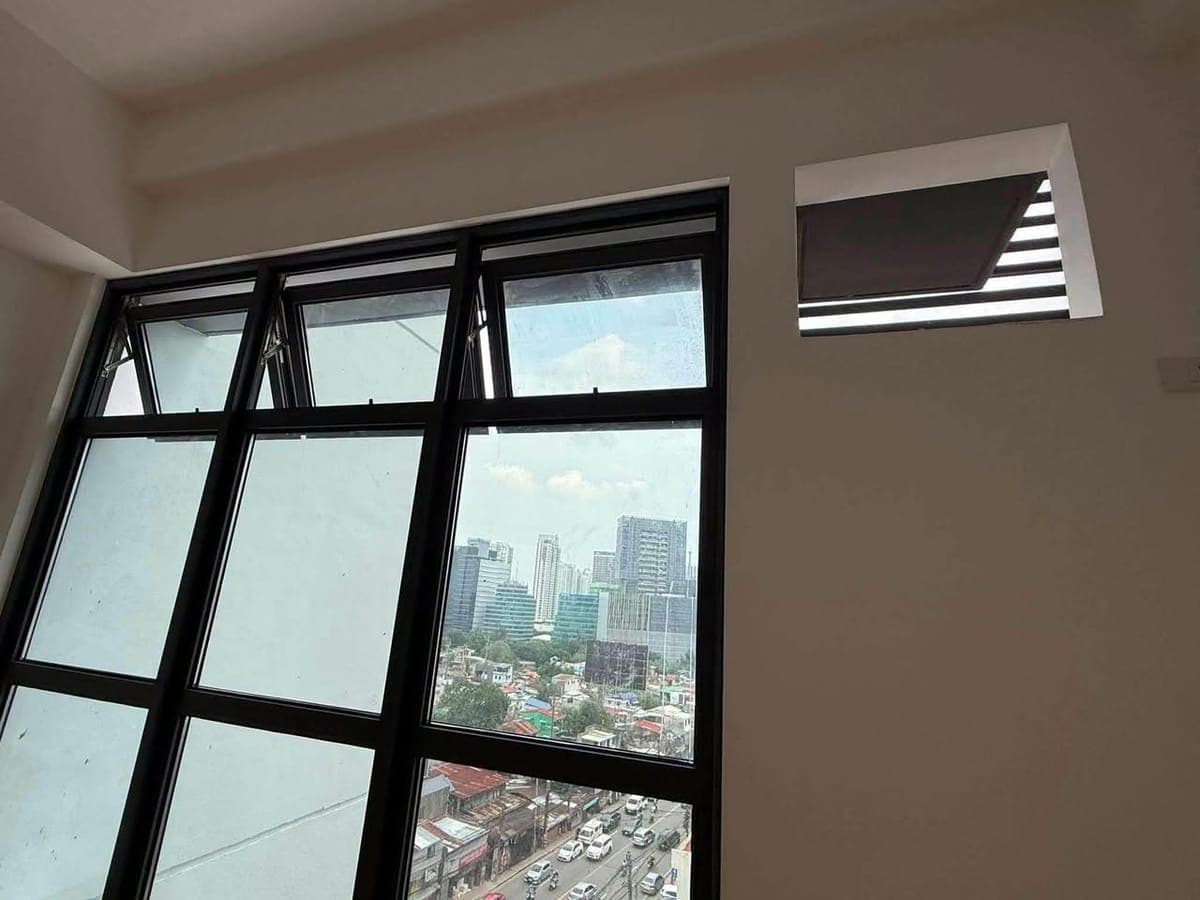🏡 FOR RENT | Bare Studio Unit - photo 4