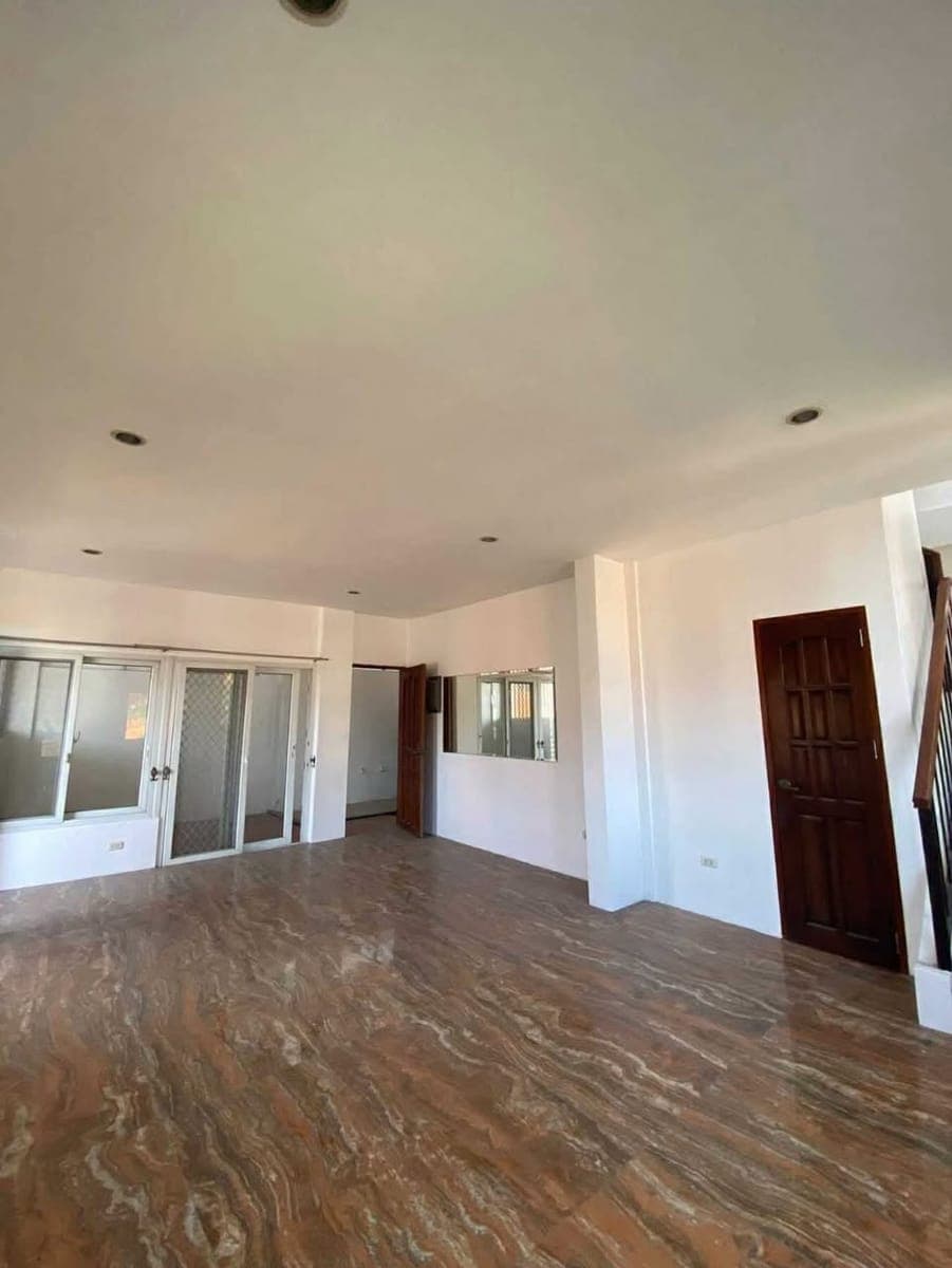 Direct Listing!!! - photo 2