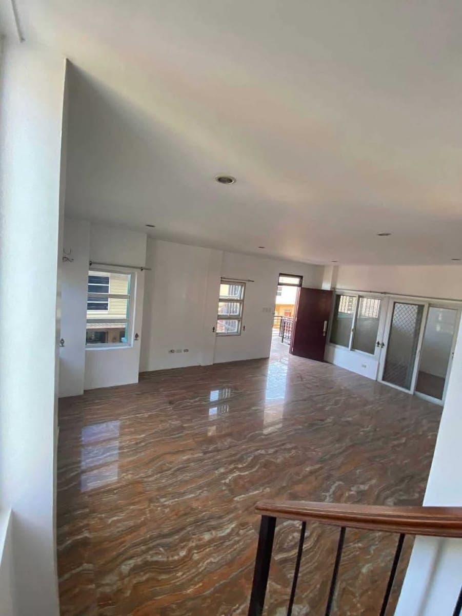 Direct Listing!!! - photo 3