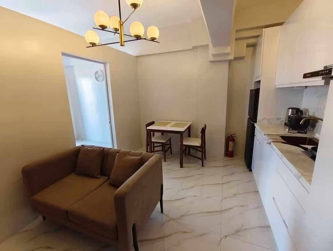 FOR RENT: Fully Furnished 1-Bedroom Condo with Balcony | Royal Oceancrest Mactan | ₱17K/month Only! - photo 3