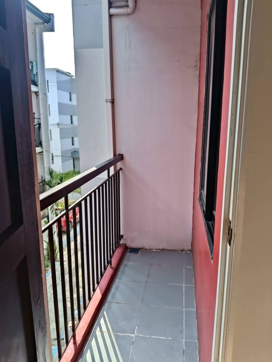 CONDO FOR RENT finish unit with AC - photo 5