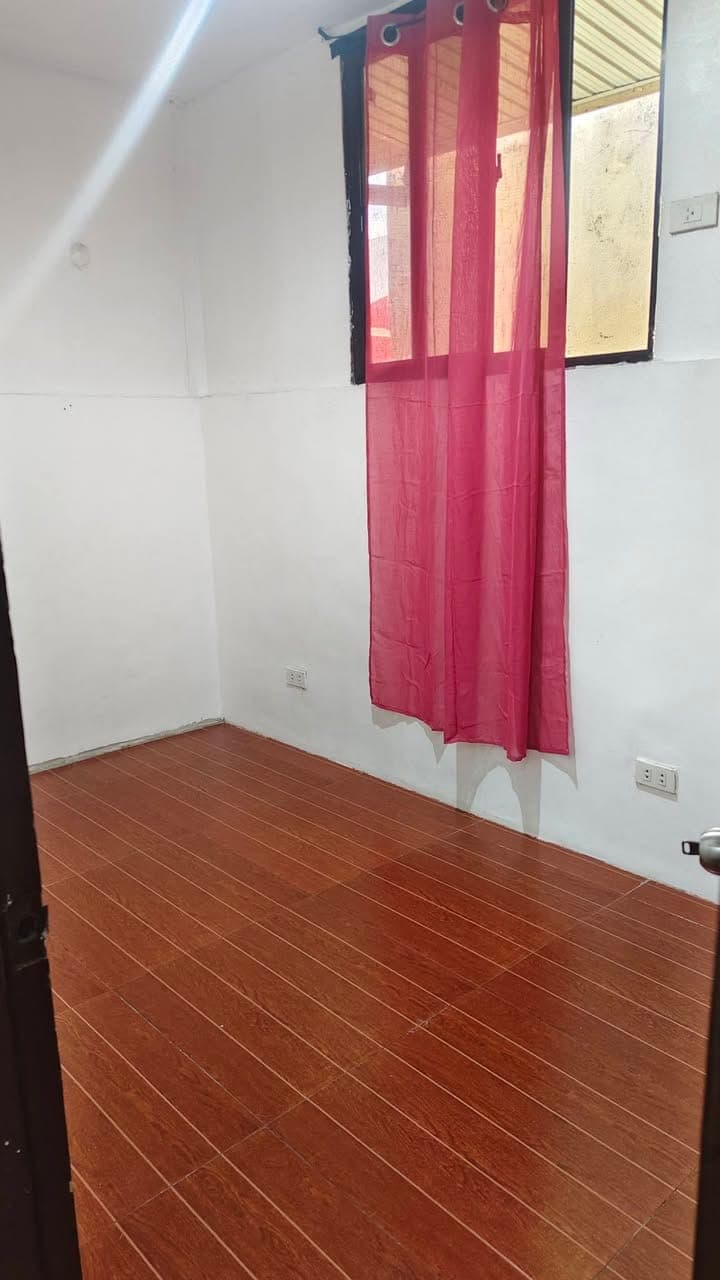 Room 4 rent - photo 1