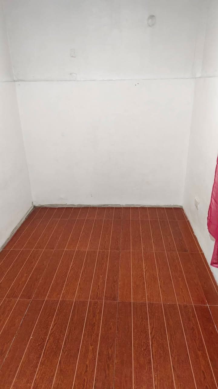 Room 4 rent - photo 2