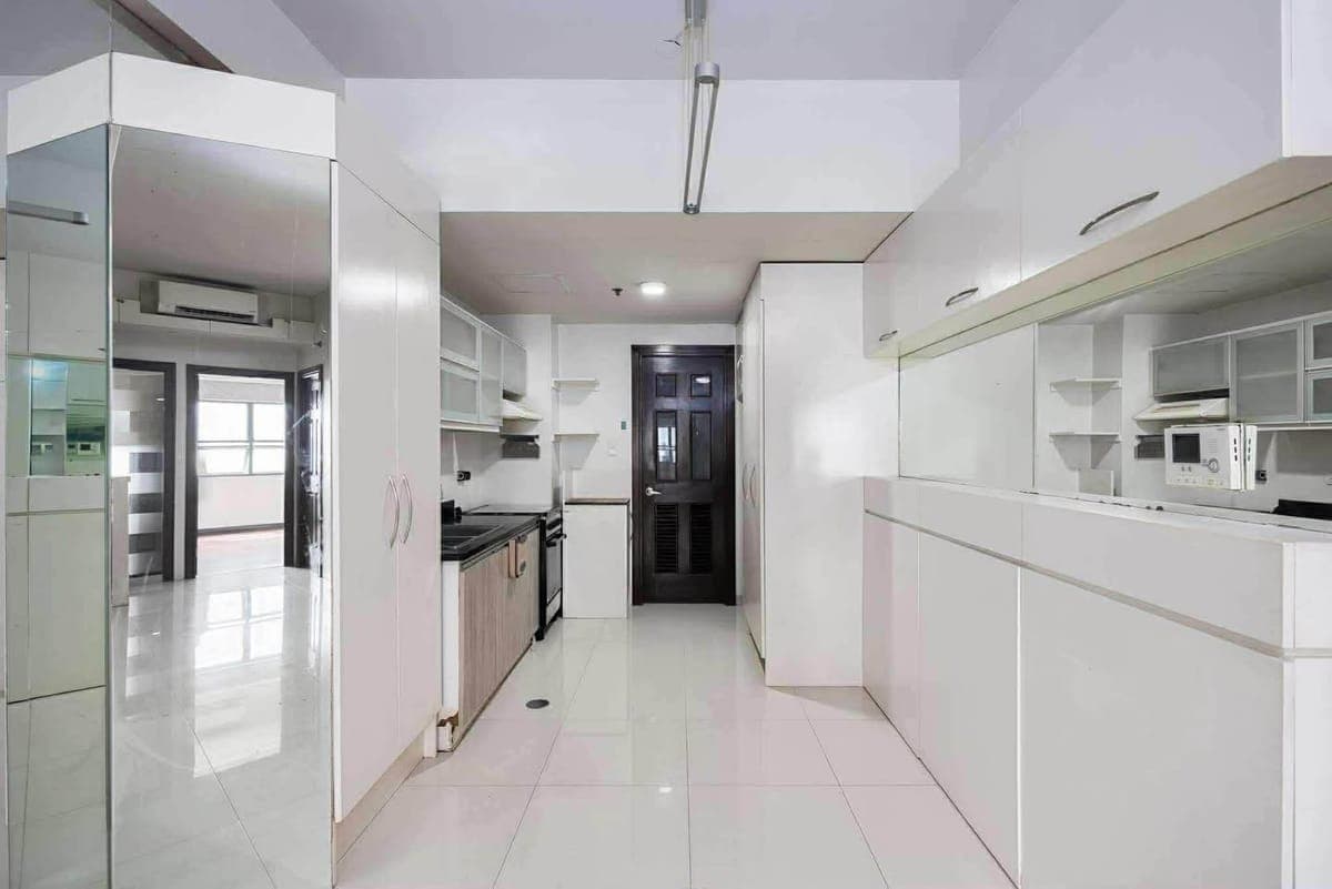 🏙️ FOR RENT | 59 SQM FURNISHED CONDO + PARKING 🔑✨ - photo 4