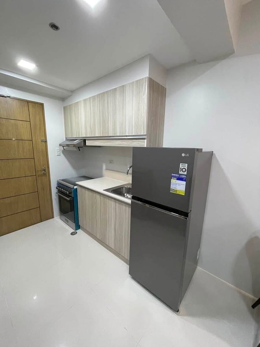 ✨✨FOR RENT: Corner Studio Unit in Taft East Gate✨✨ - photo 4