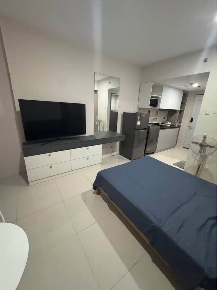 🏙️✨ Furnished Studio for RENT in J Tower Residences, Mandaue City Facing JMALL ✨🏙️ - photo 2
