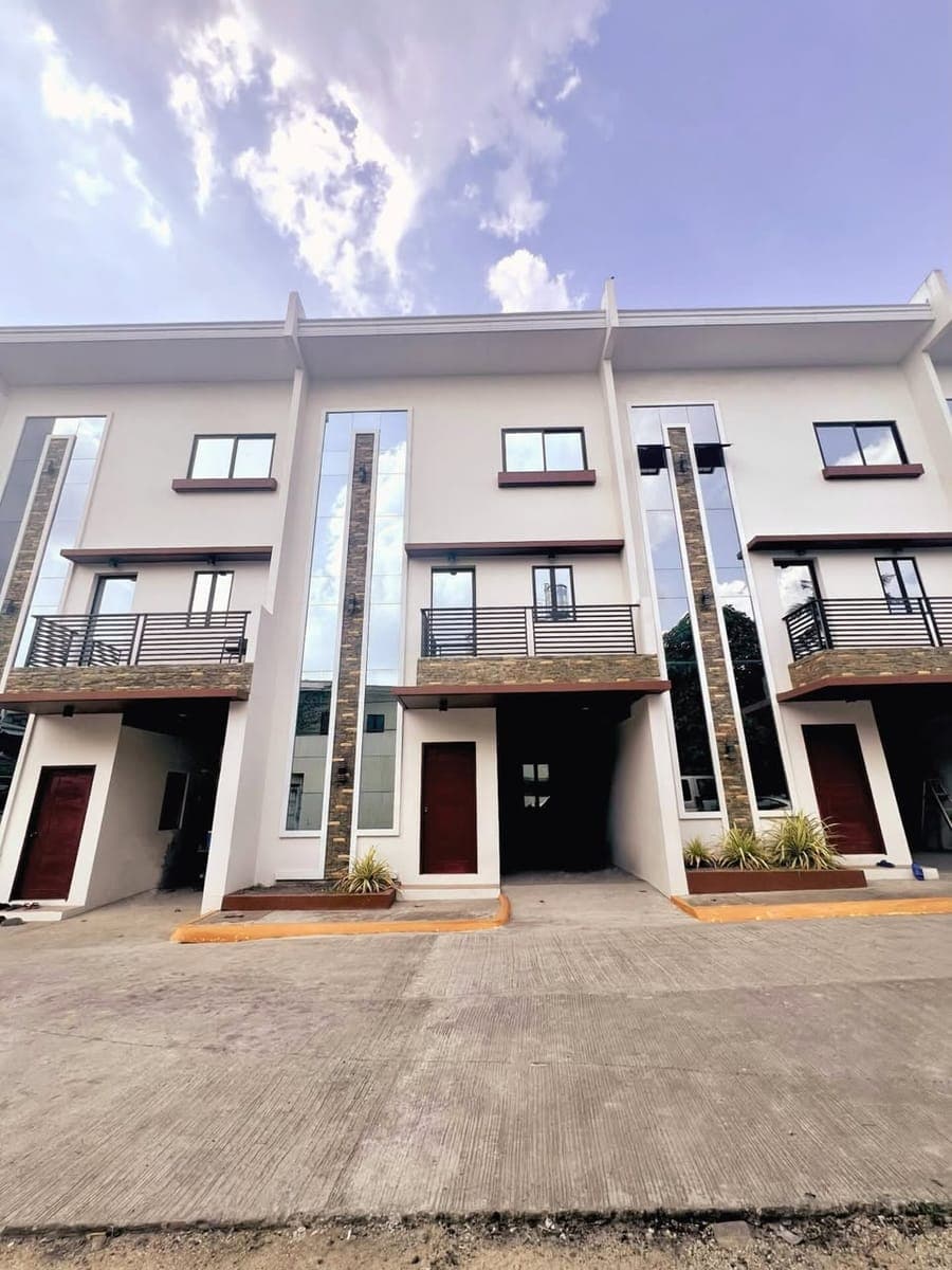 3-Storey House for RENT in Peace Valley, Lahug, Cebu City - photo 1