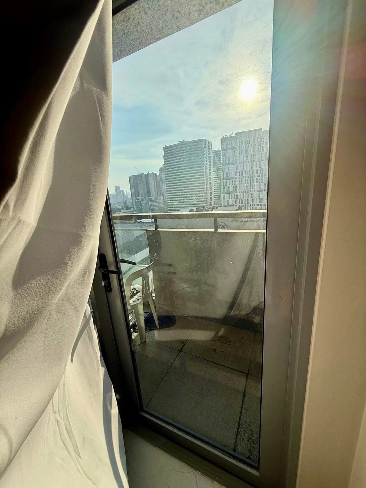 FOR RENT: Furnished 1-BR w/ Balcony & Parking Slot - photo 3