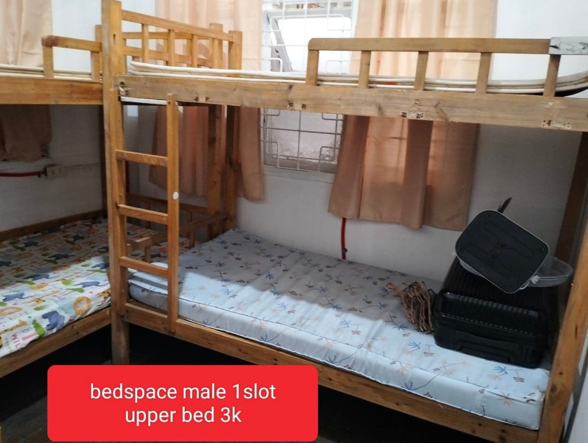 no Depo ..1 month advance LNG movein n...male ,gay or student...included water electric... - photo 2