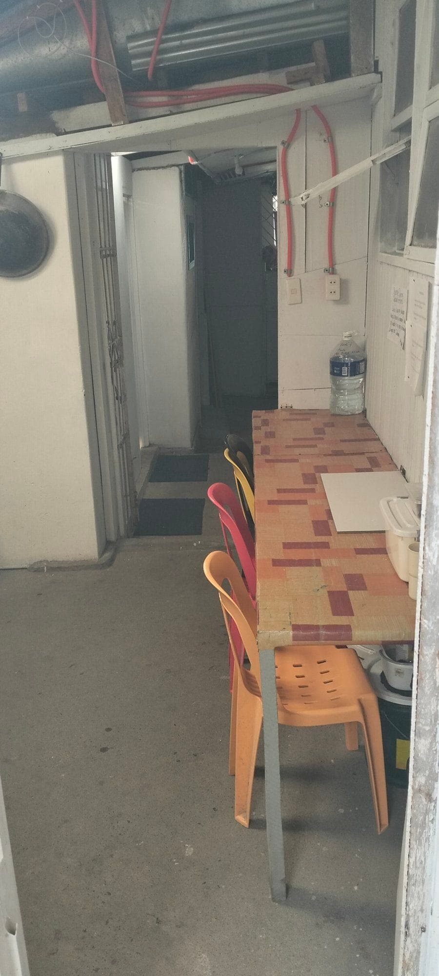 no Depo ..1 month advance LNG movein n...male ,gay or student...included water electric... - photo 6