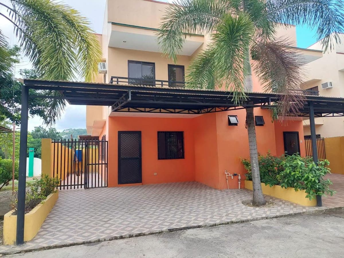 FOR RENT : House and Lot in Talamban.. - photo 1