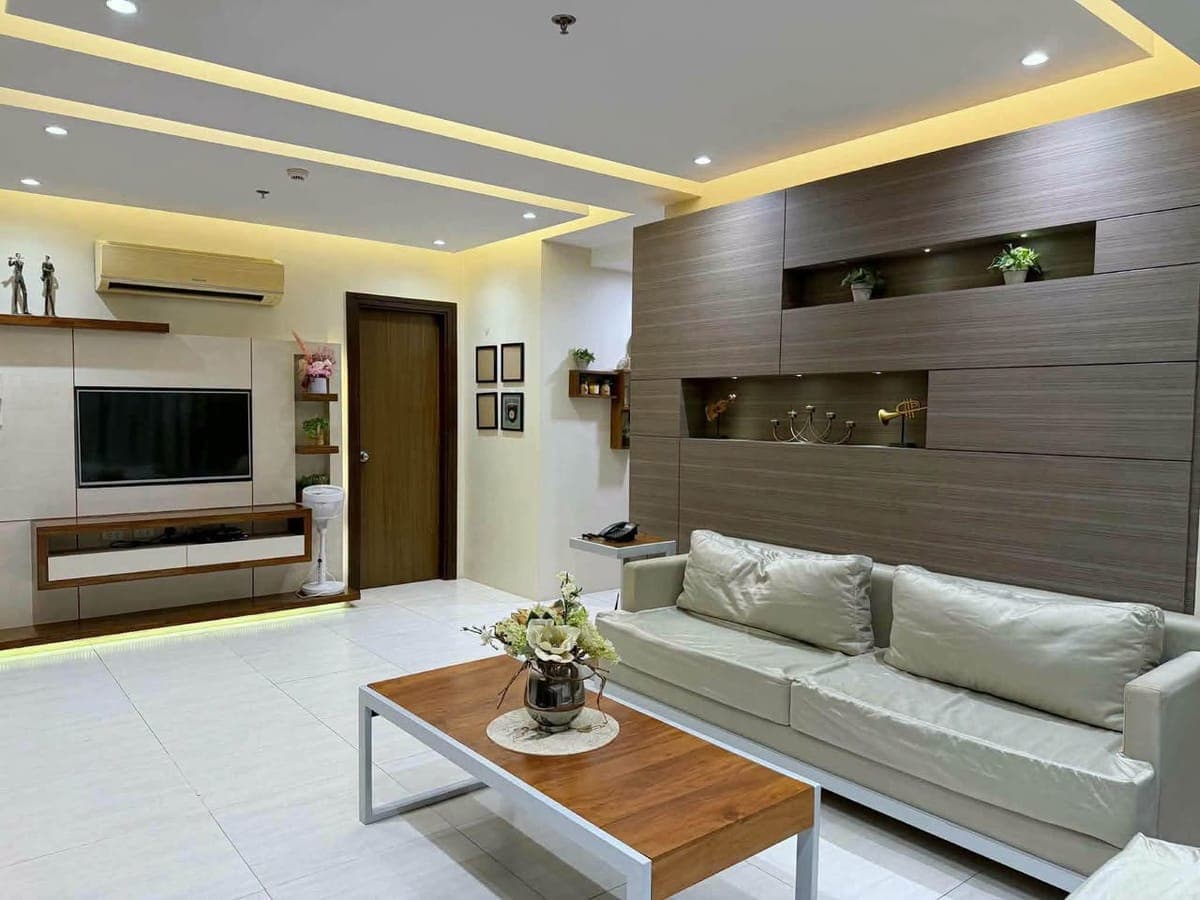 ✨FULLY FURNISHED 2-BEDROOM CONDO UNIT WITH PARKING FOR RENT IN PADGETT PLACE, LAHUG CEBU CITY - photo 2